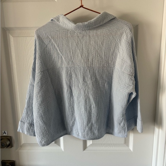 The Handloom Light Blue Gauze Button-Front Shirt (one size) - Picture 3 of 6